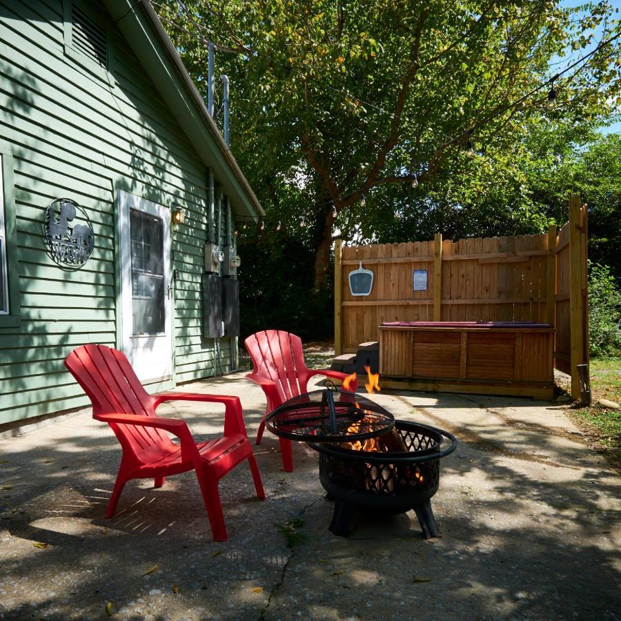 Steps From Downtown Pigeon Forge Parkway + Private Hottub And Firepit - Wifi - Firefly Bungalows מראה חיצוני תמונה