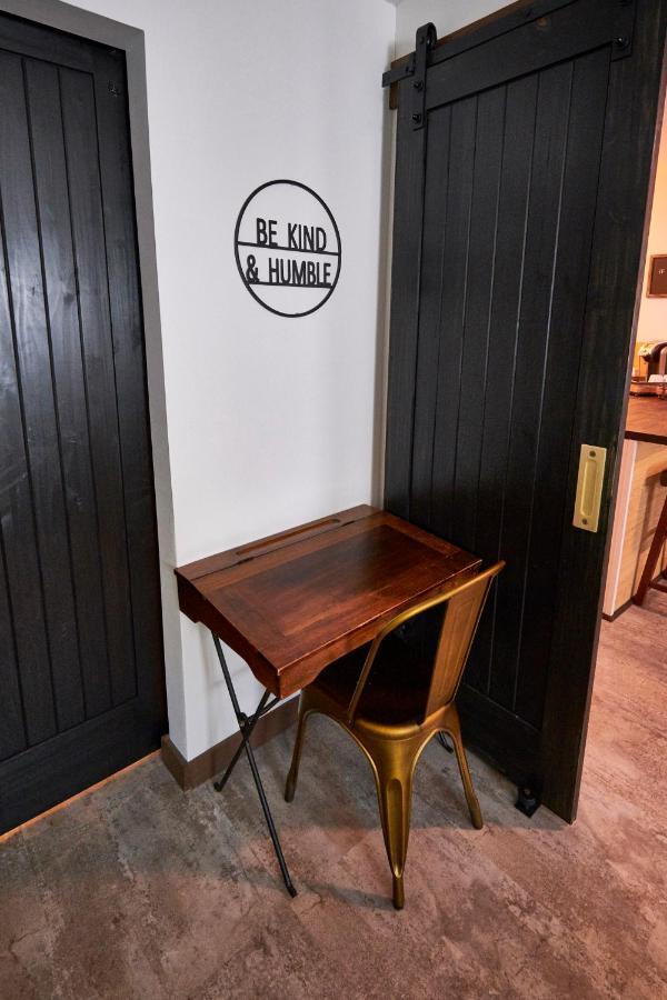 Steps From Downtown Pigeon Forge Parkway + Private Hottub And Firepit - Wifi - Firefly Bungalows מראה חיצוני תמונה